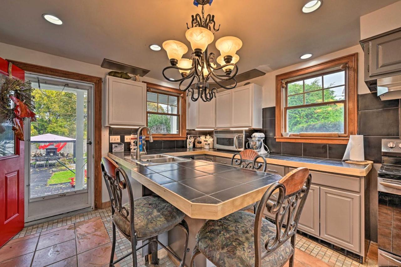 Unique And Historic Home Walk To Lake Champlain Plattsburgh Εξωτερικό φωτογραφία